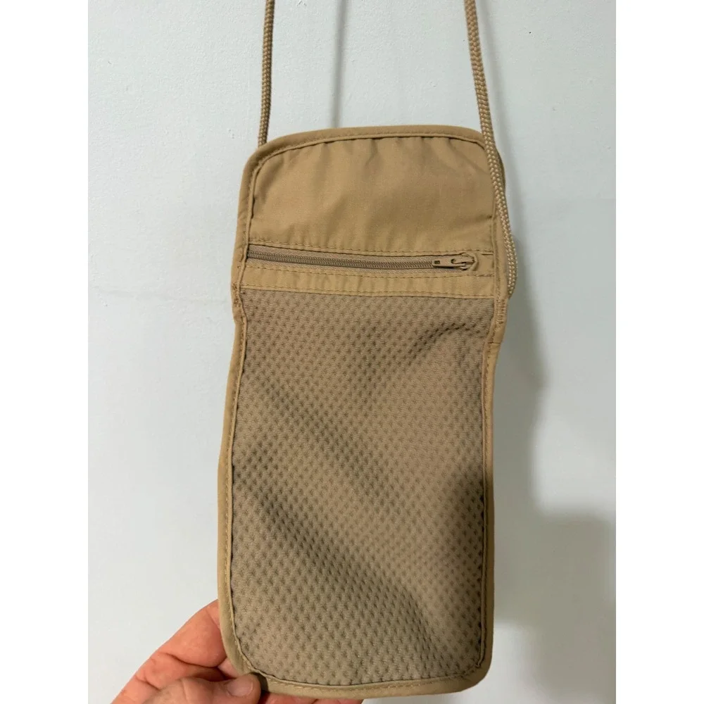Victorinox Swiss Army Travel Neck Pouch Passport Holder Tan Khaki Nylon Bag